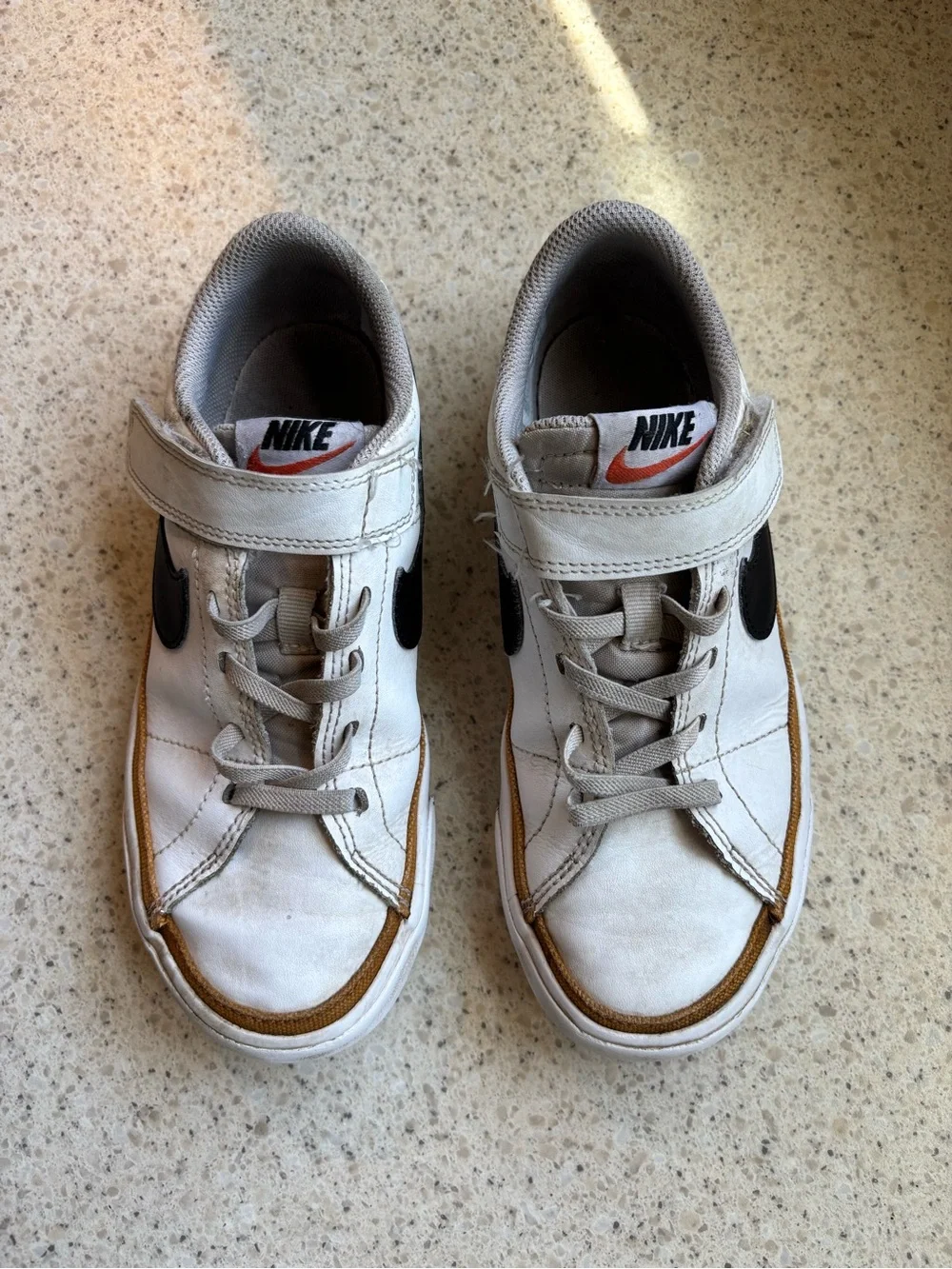 Nike Kids White & Black Low-Top Sneakers with Velcro Strap in Size 2